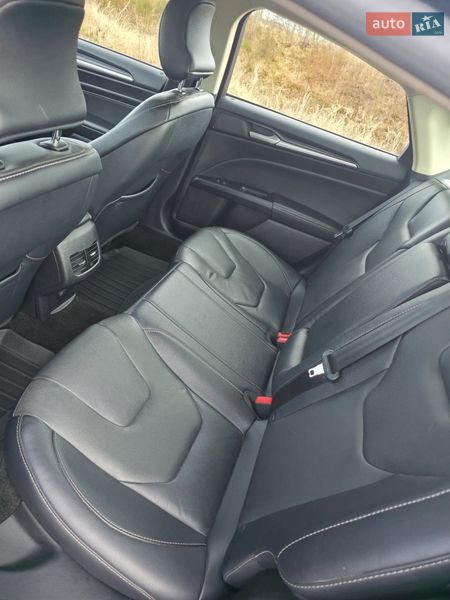 Седан Ford Fusion 2018 в Виннице