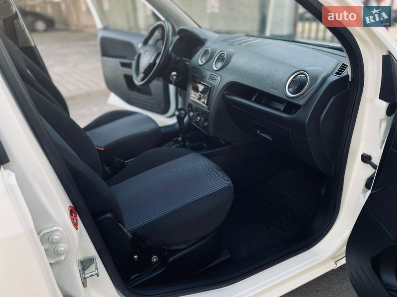 Хэтчбек Ford Fusion 2005 в Хмельницком