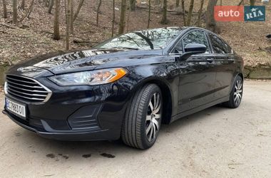 Седан Ford Fusion 2019 в Львове
