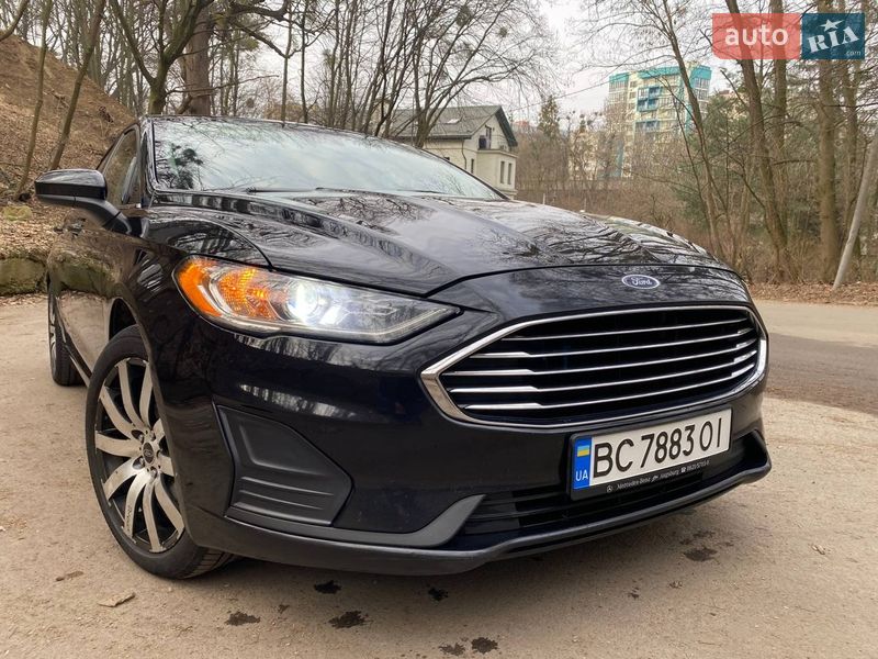 Седан Ford Fusion 2019 в Львове
