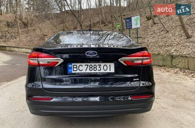 Седан Ford Fusion 2019 в Львове