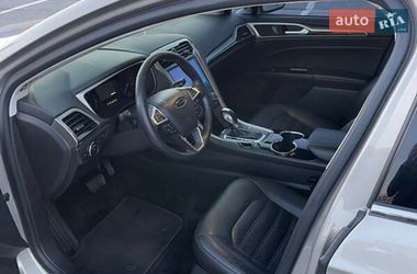 Седан Ford Fusion 2015 в Ужгороде