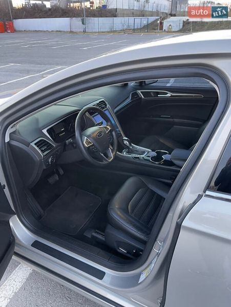 Седан Ford Fusion 2015 в Ужгороде
