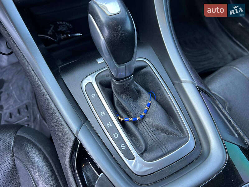 Седан Ford Fusion 2014 в Львові
