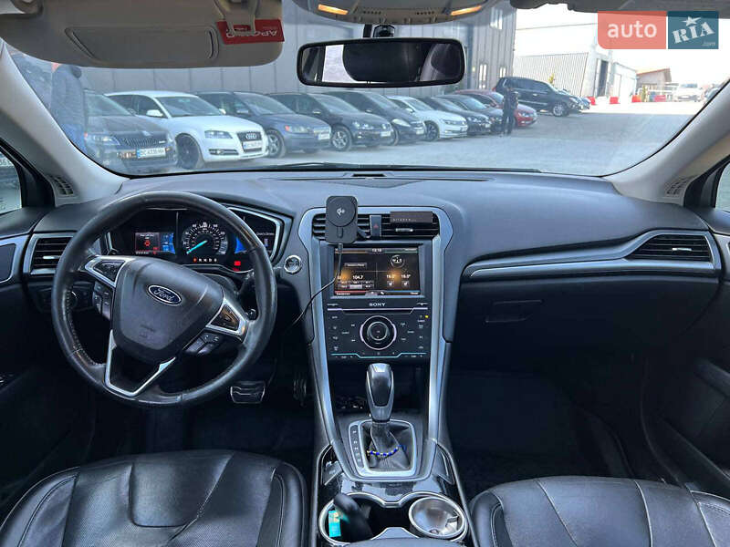 Седан Ford Fusion 2014 в Львові
