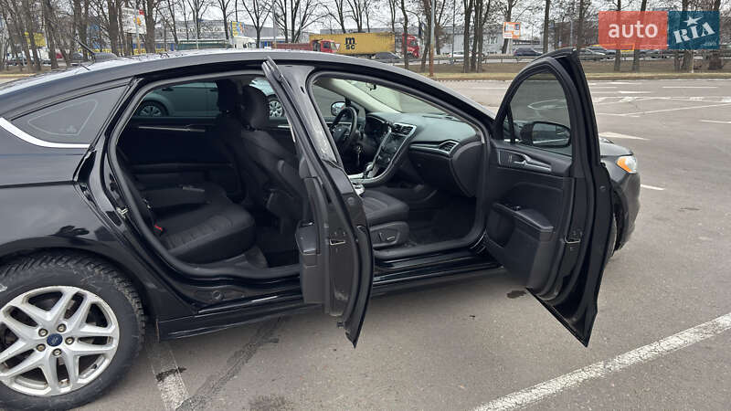 Седан Ford Fusion 2015 в Киеве