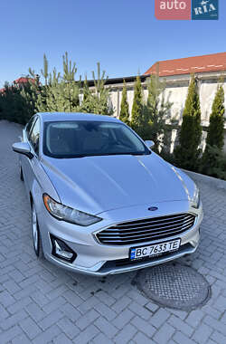 Седан Ford Fusion 2019 в Львове