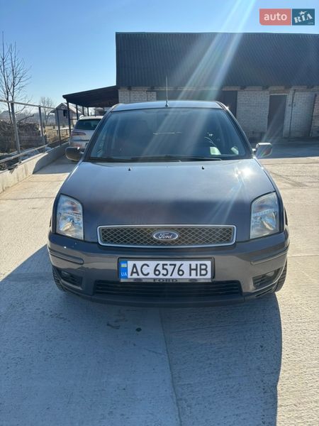 Хэтчбек Ford Fusion 2005 в Луцке