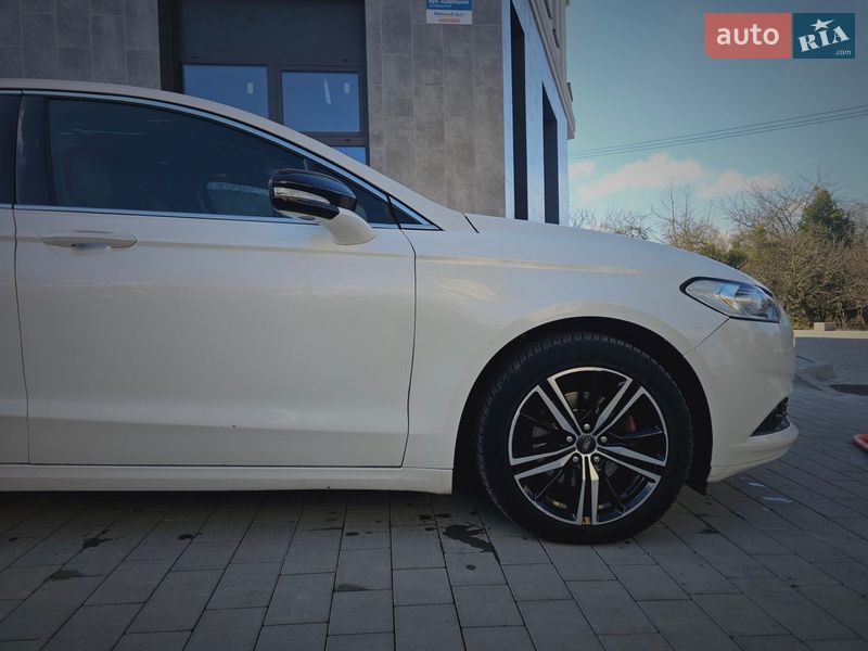 Седан Ford Fusion 2014 в Львове