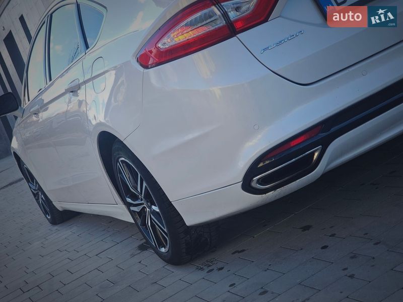 Седан Ford Fusion 2014 в Львове