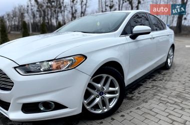 Седан Ford Fusion 2015 в Буче