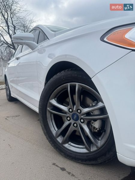 Седан Ford Fusion 2015 в Прилуках