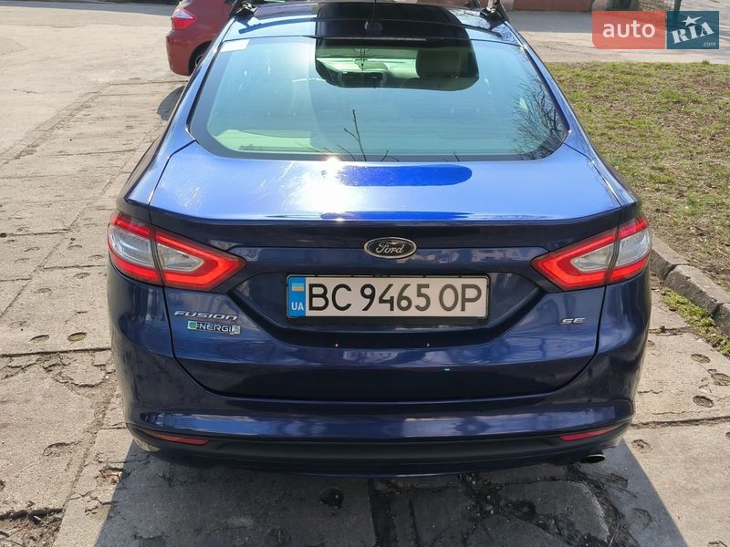Седан Ford Fusion 2015 в Львове