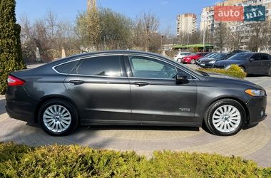 Седан Ford Fusion 2015 в Львове
