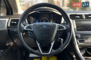 Седан Ford Fusion 2015 в Львове