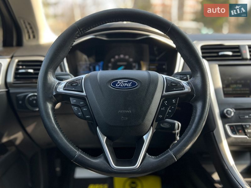 Седан Ford Fusion 2015 в Львове