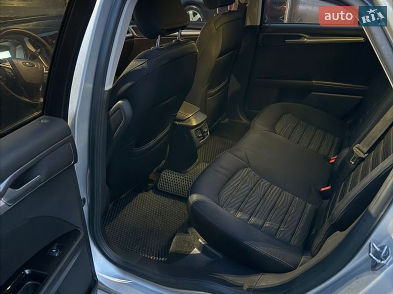 Седан Ford Fusion 2016 в Тернополі