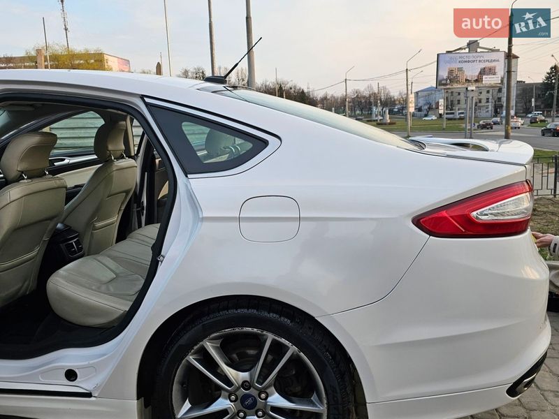 Седан Ford Fusion 2014 в Львове