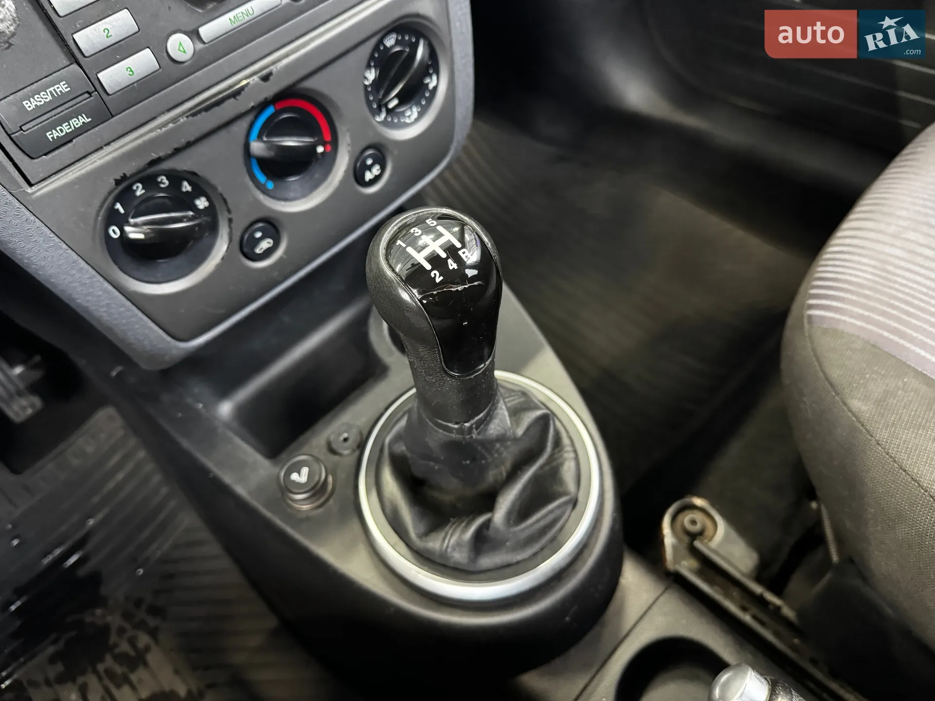 2011 Ford Fusion - мініатюра 27