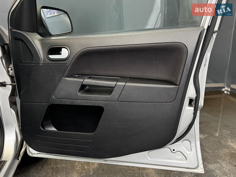 Хэтчбек Ford Fusion 2011 в Киеве