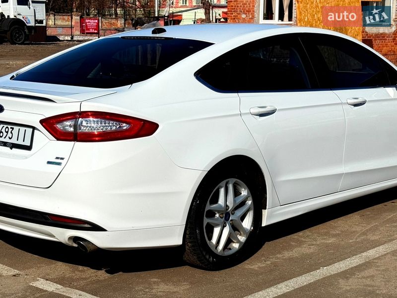 Седан Ford Fusion 2015 в Києві