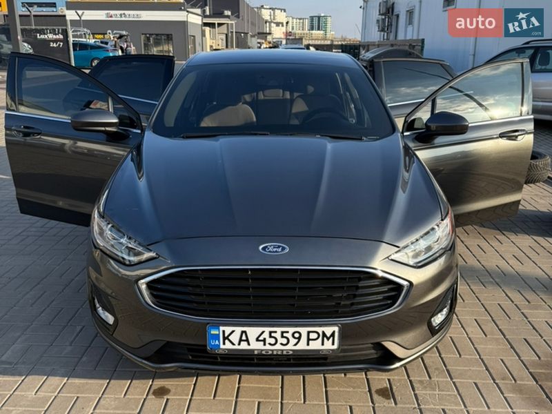 Ford Fusion 2020