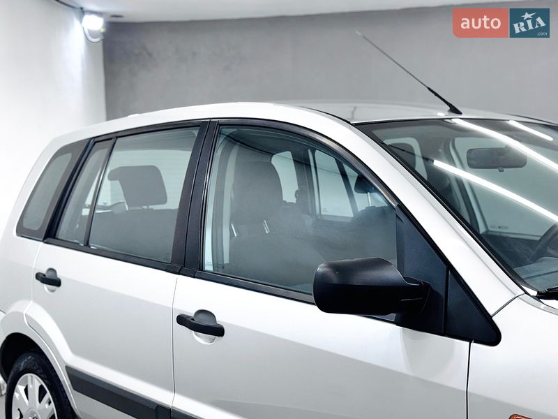 Хэтчбек Ford Fusion 2007 в Стрые