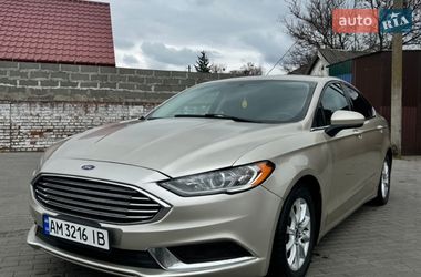Седан Ford Fusion 2016 в Малині
