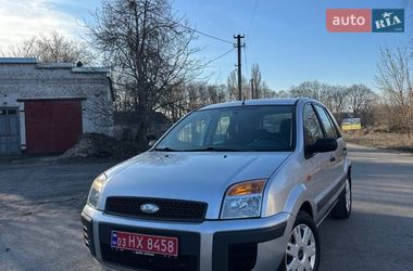 Хэтчбек Ford Fusion 2006 в Хороле