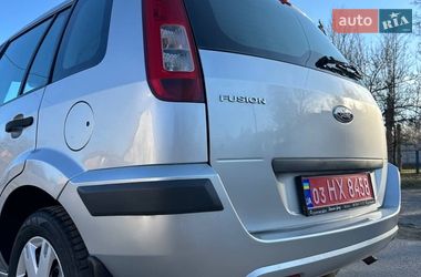 Хэтчбек Ford Fusion 2006 в Хороле