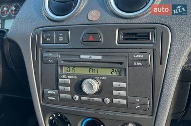 Хэтчбек Ford Fusion 2006 в Хороле