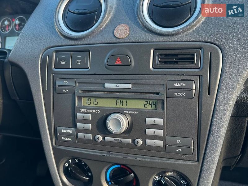 Хэтчбек Ford Fusion 2006 в Хороле фото 20 Хэтчбек Ford Fusion 2006 в Хороле