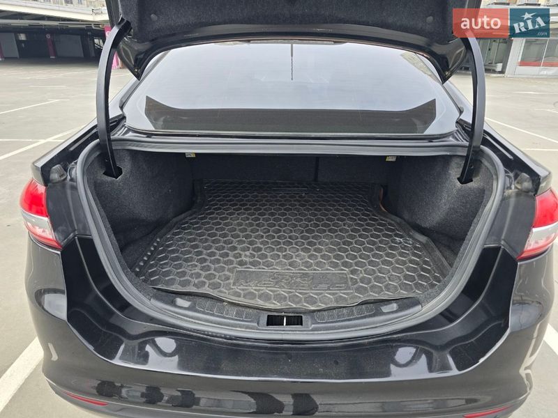 Седан Ford Fusion 2016 в Києві фото 3 Седан Ford Fusion 2016 в Києві