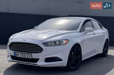 Седан Ford Fusion 2013 в Рівному
