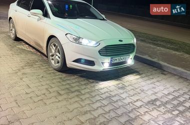 Седан Ford Fusion 2015 в Ромнах