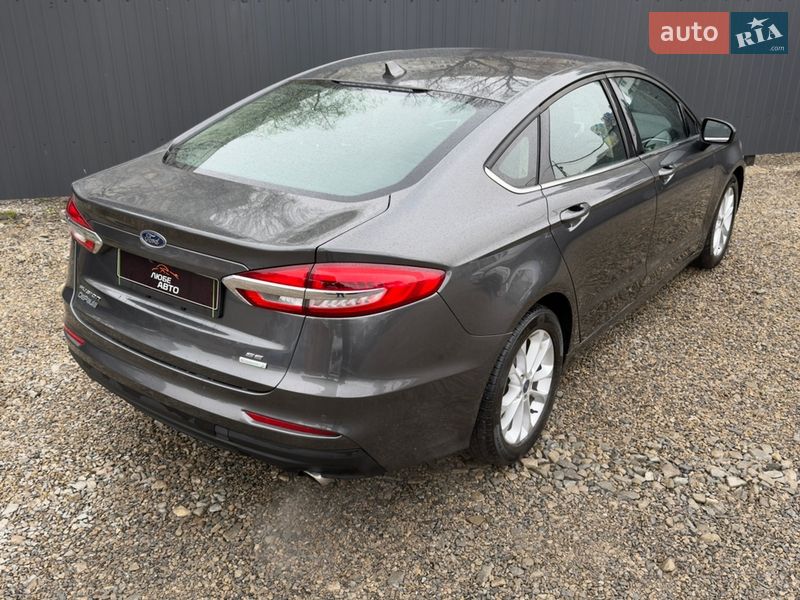 Седан Ford Fusion 2019 в Ивано-Франковске
