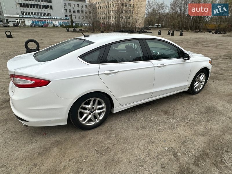Седан Ford Fusion 2012 в Вышгороде