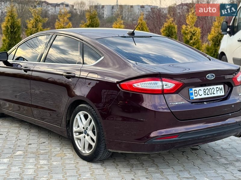 Седан Ford Fusion 2013 в Жовкві