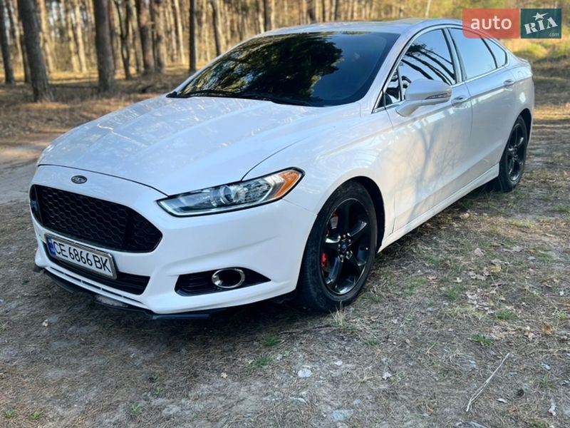 Седан Ford Fusion 2015 в Ровно