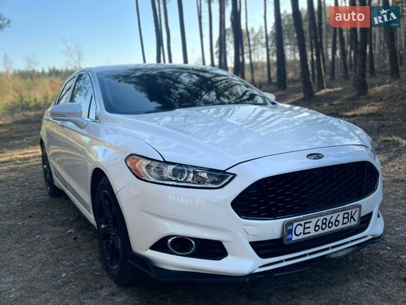 Седан Ford Fusion 2015 в Ровно
