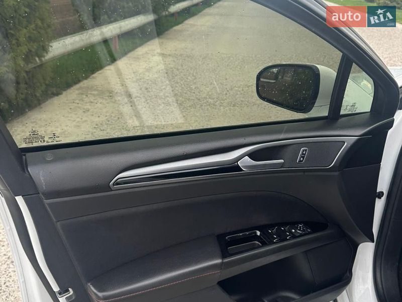 Седан Ford Fusion 2015 в Знаменке