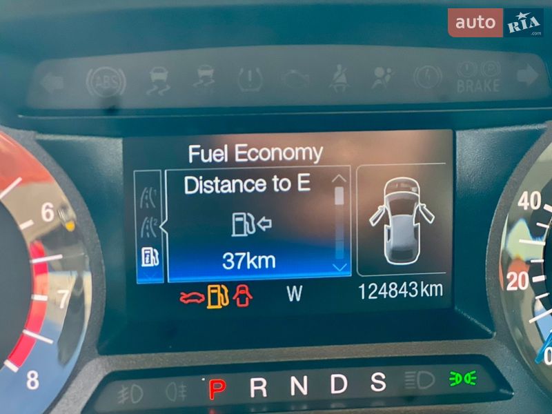 Седан Ford Fusion 2015 в Горішніх Плавнях