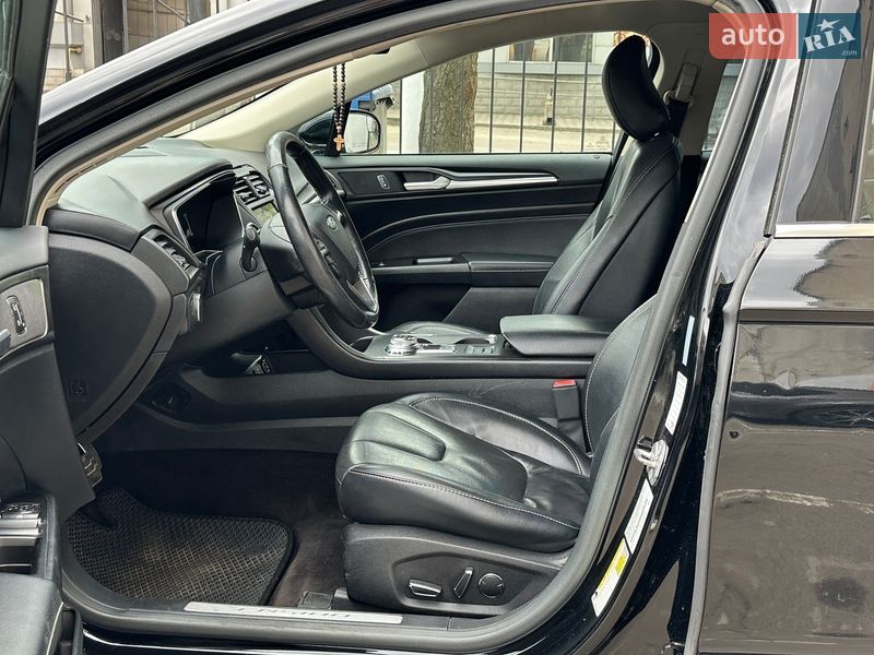 Седан Ford Fusion 2017 в Одесі