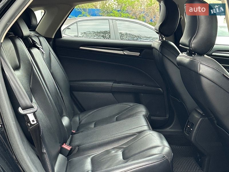 Седан Ford Fusion 2017 в Одесі