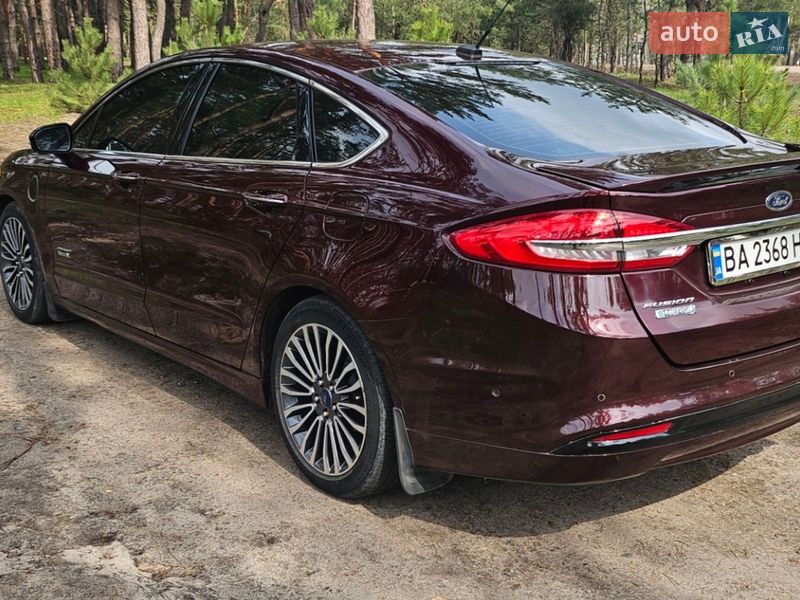 Седан Ford Fusion 2016 в Кропивницком