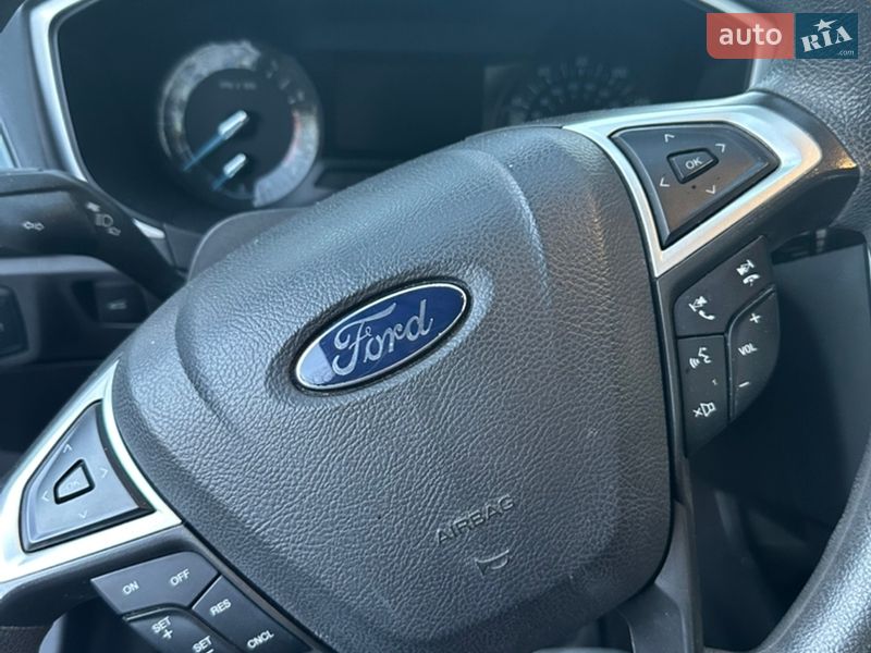 Седан Ford Fusion 2015 в Киеве