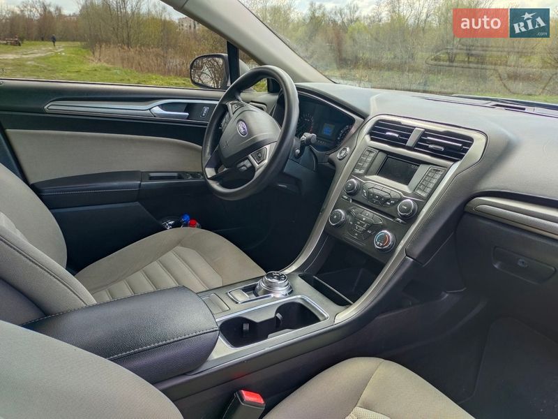 Седан Ford Fusion 2017 в Шостці