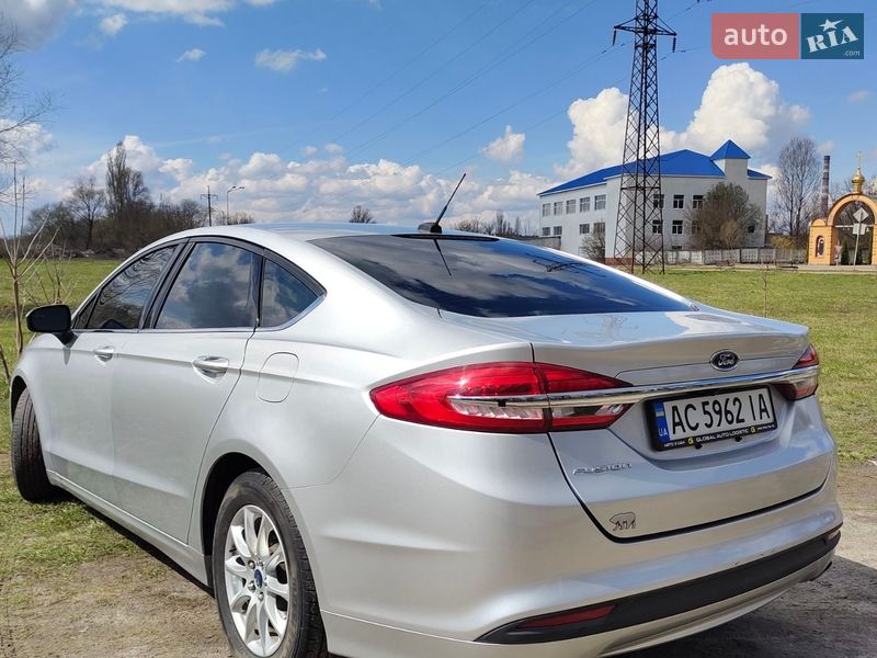 Седан Ford Fusion 2017 в Шостці