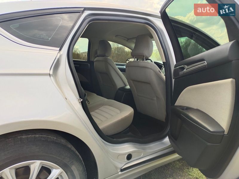 Седан Ford Fusion 2017 в Шостці