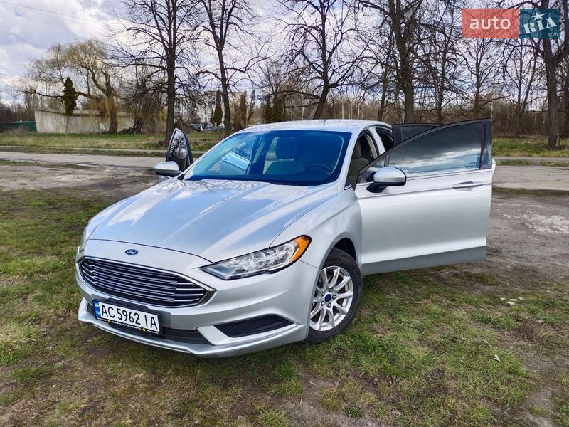Седан Ford Fusion 2017 в Шостці